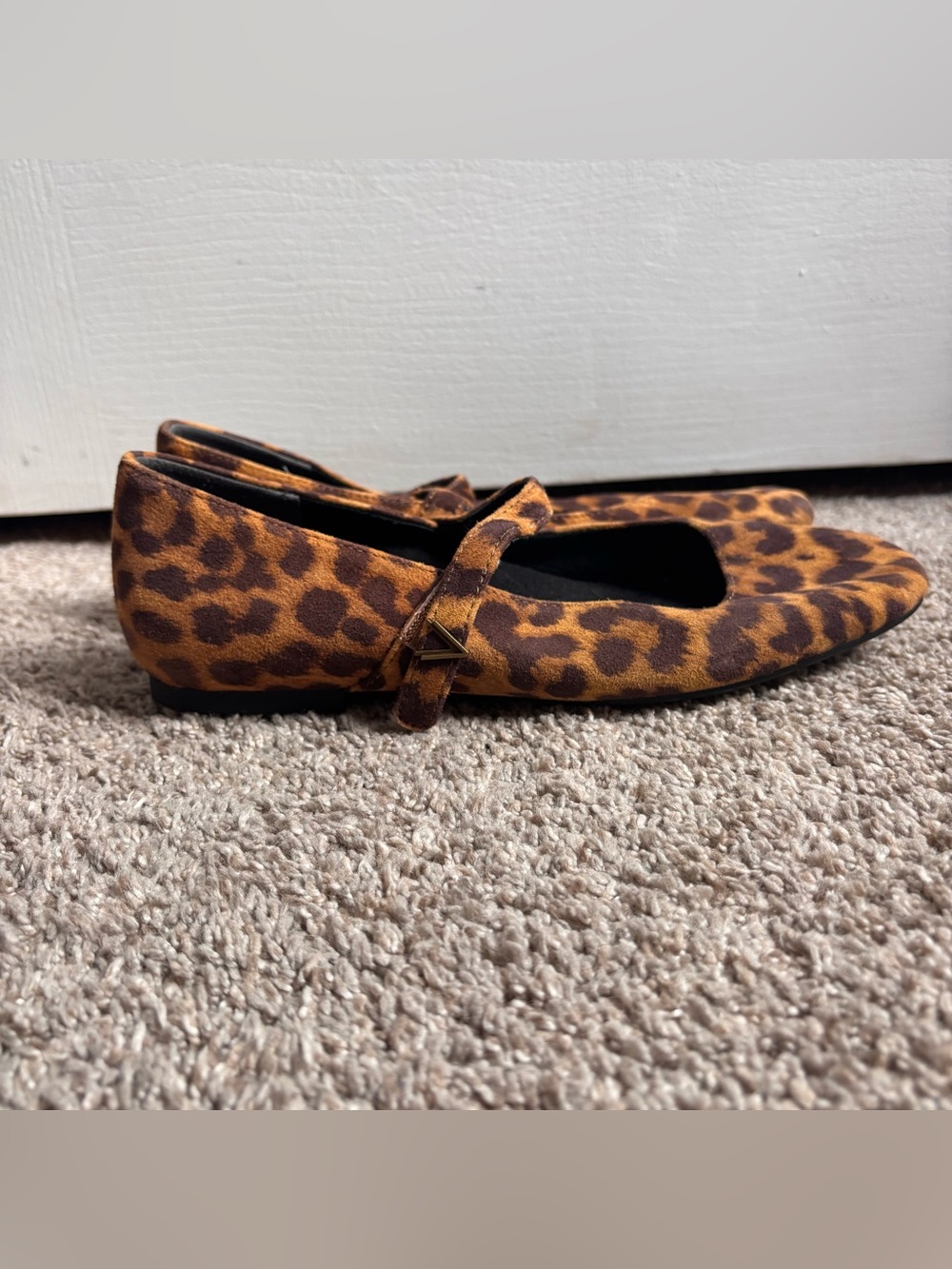 Vionic Alameda Leopard Print Mary Jane Flats Size 6.5